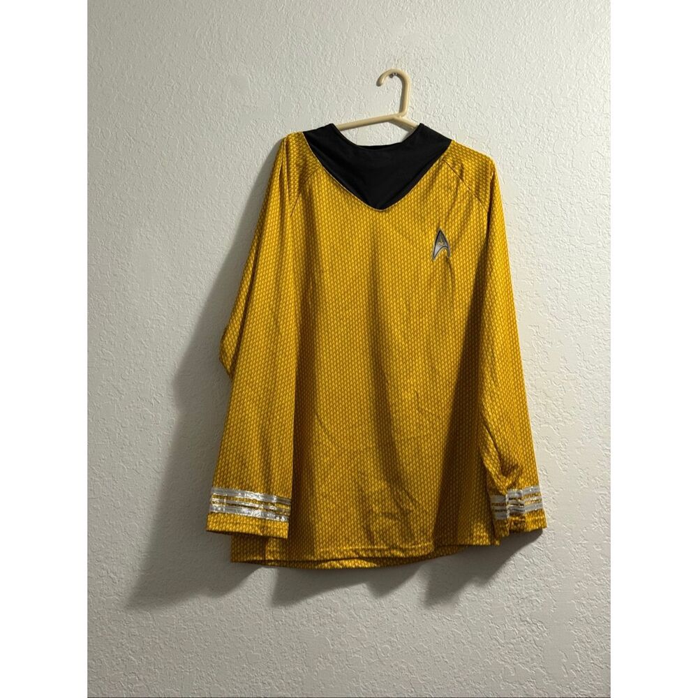 STAR TREK Captain Kirk Gold Uniform Shirt, Insignia Rubie’s Costumes Halloween